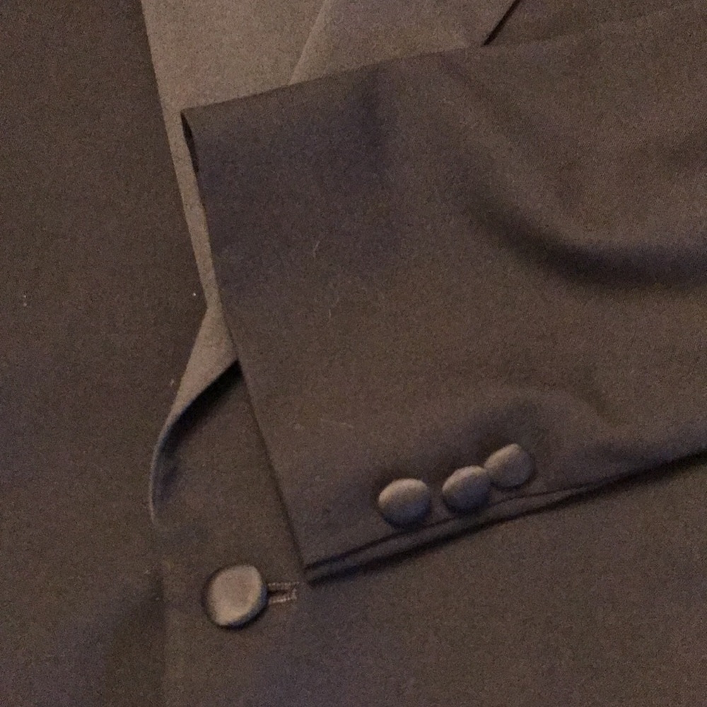 Abriani Italian Tuxedo Coat - Picture 17 of 17